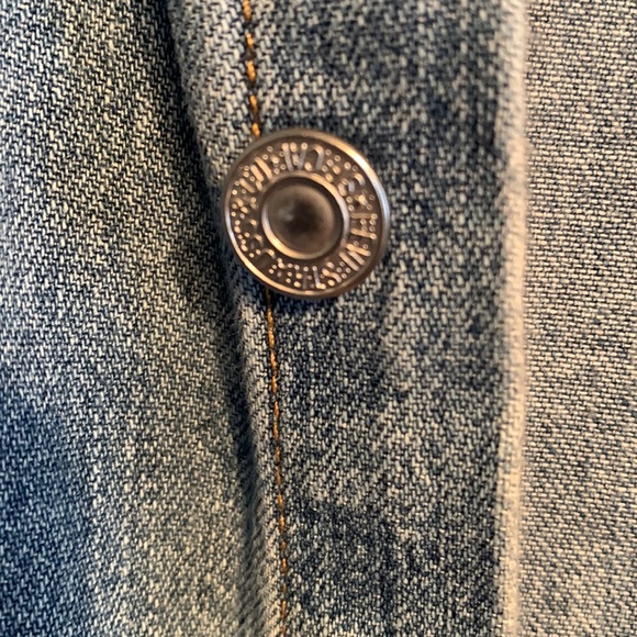 Levi red tab Men’s denim shirt, Sz medium. - Picture 4 of 4